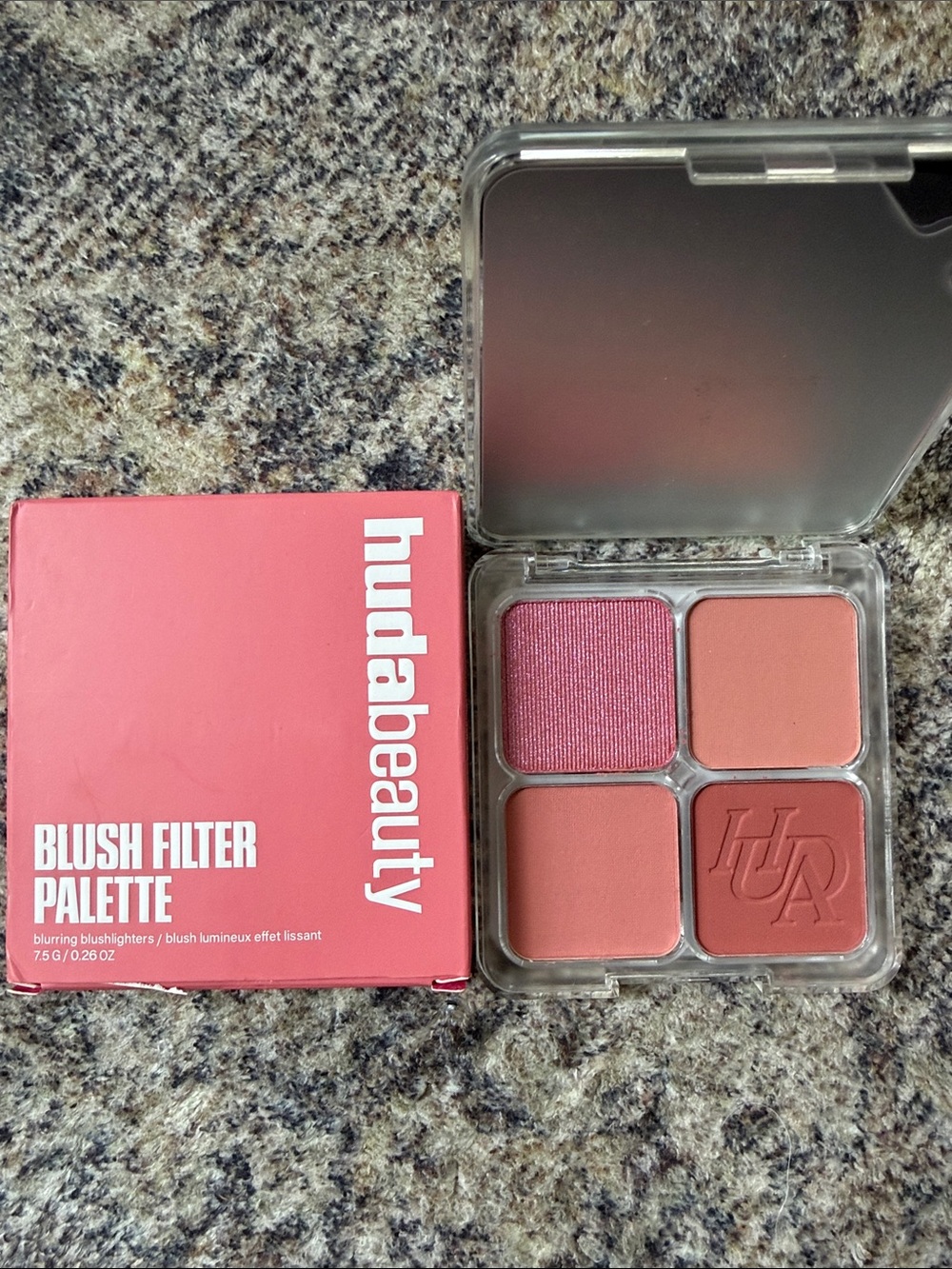 HUDA BEAUTY Blush Filter Palette — Rose berry
